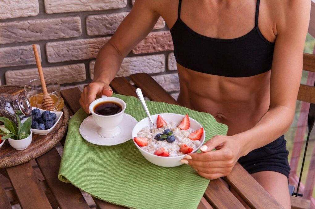 Desayuno saludable con control de calorías para adelgazar
